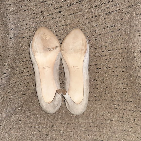 LA CANADIENNE-Nude/Beige Suede Almond Toe Stiletto Pumps-Sz 41/10-Excellent - Picture 7 of 7